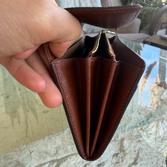 Louis Vuitton Sarah Wallet (L&L) - Picture 15 of 16